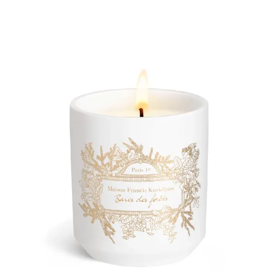 baies_des_forets_scented_candle_1_JRPjrYquMP.webp